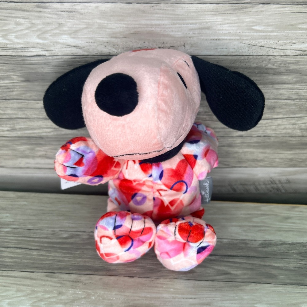Hallmark Peanuts SNOOPY Pink Pastel Hearts Love Plush Stuffed Animal